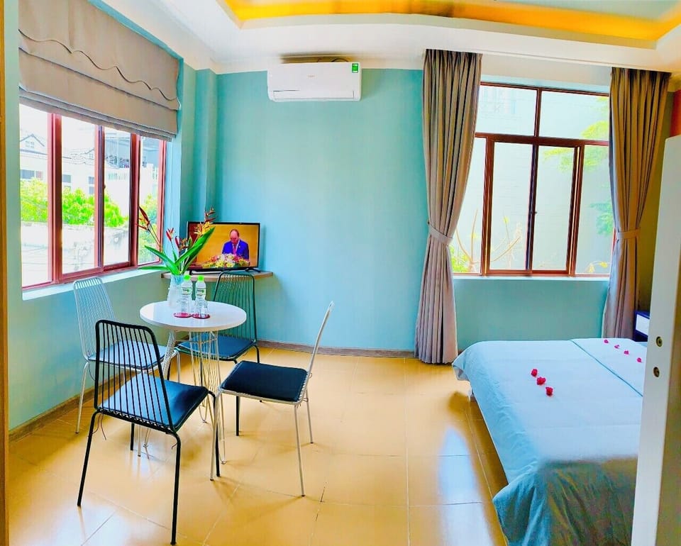 Deluxe Double Room | In-room safe, individually decorated, desk, laptop workspace