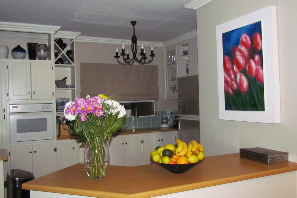 House, 3 Bedrooms, Balcony | Private kitchen