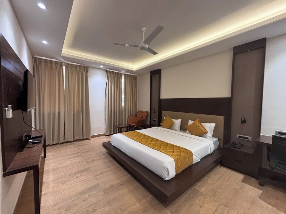 In-room safe, iron/ironing board, free WiFi