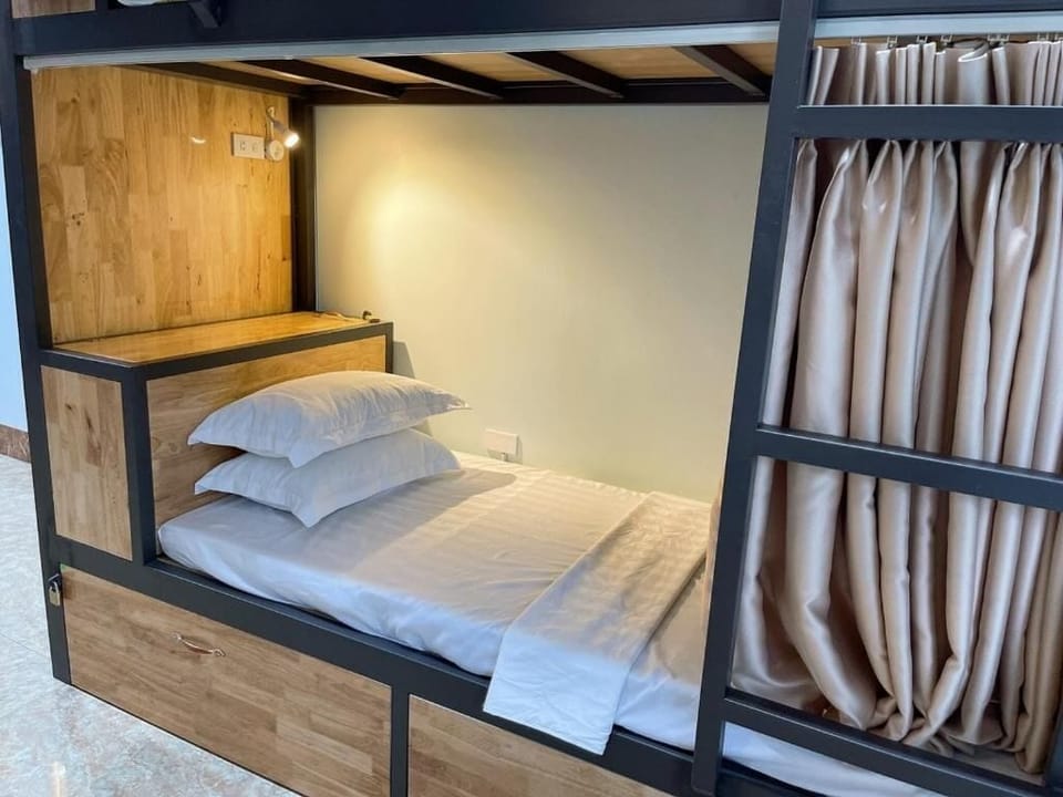 Basic Shared Dormitory, Balcony | Hypo-allergenic bedding, minibar, individually decorated