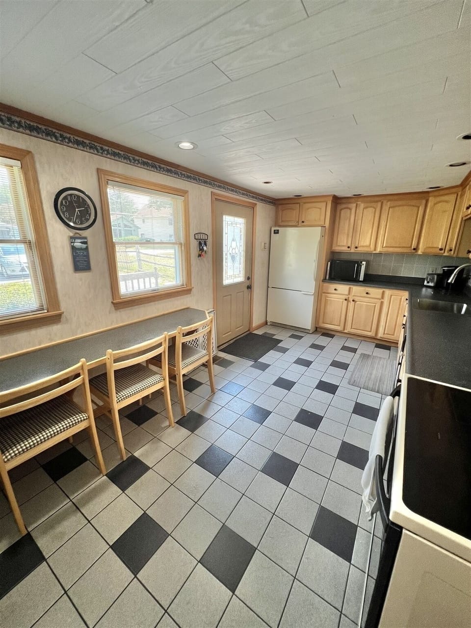 Villa, 5 Bedrooms | Private kitchen | Fridge, oven, coffee/tea maker, toaster