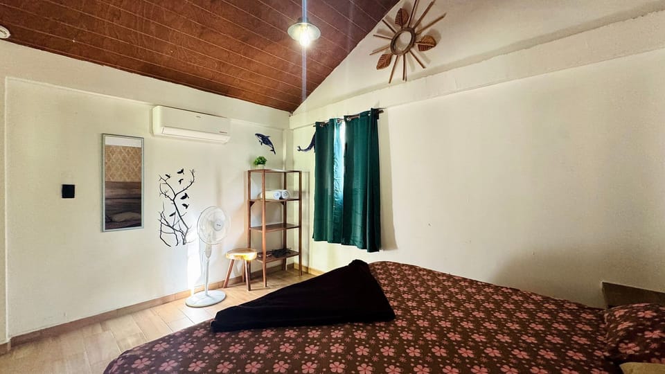 Bedroom,Photo of the whole room