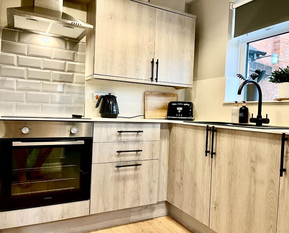 House | Private kitchen | Fridge, microwave, oven, stovetop