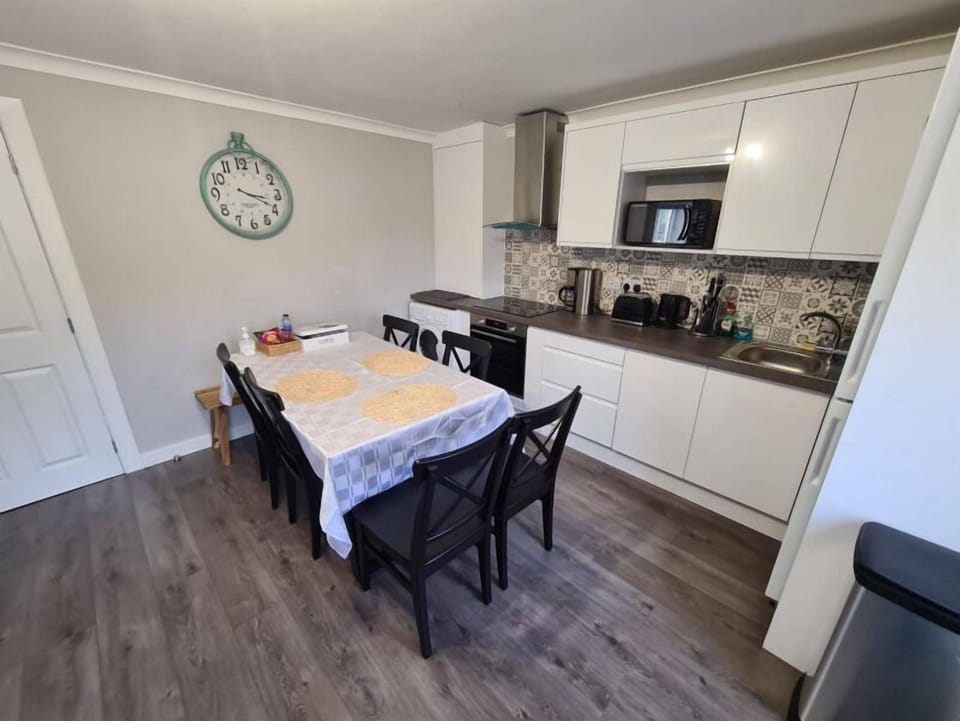 Family House, 3 Bedrooms, Kitchen, City View | Dining room