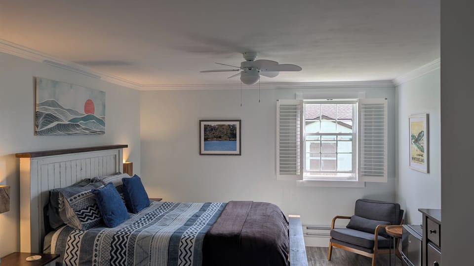 Room | Egyptian cotton sheets, premium bedding, soundproofing, free WiFi