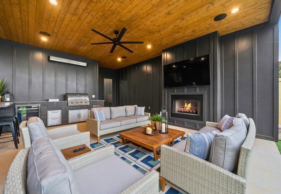 Relax by the fire and enjoy the evening in our comfortable outdoor lounge, perfect for unwinding with friends and family.