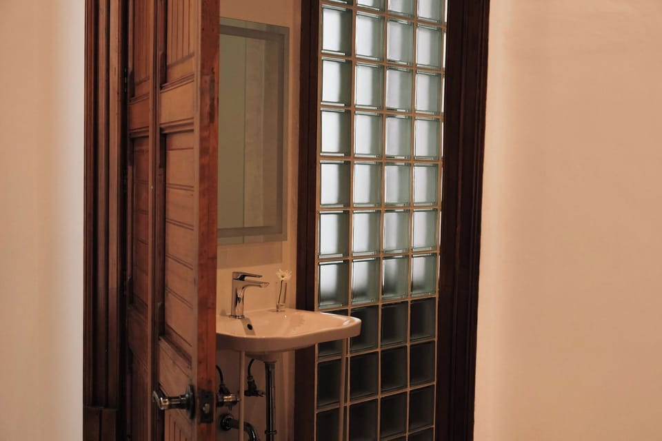 Deluxe Room | Bathroom