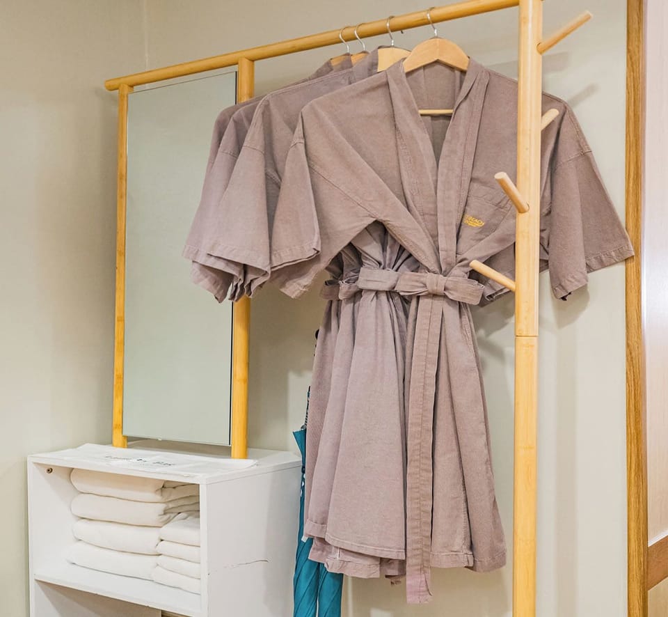 Family Seaview Room | Minibar, in-room safe, desk, WiFi (free)