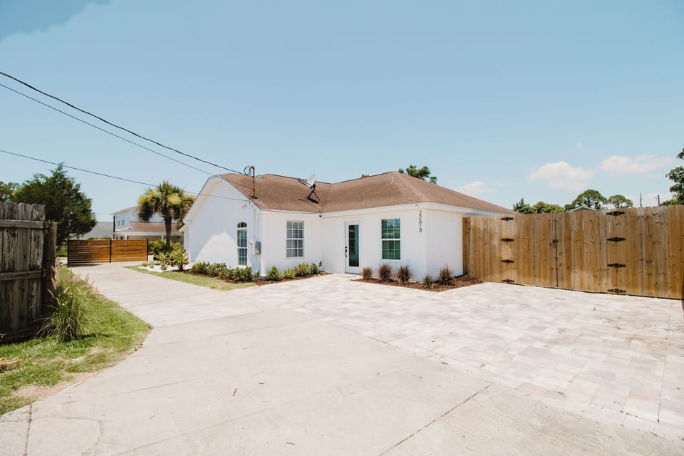 Modern, clean house with tons of parking! 