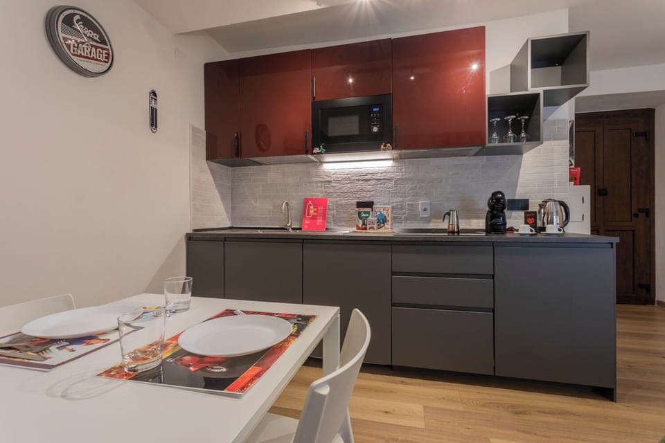 Espresso maker, electric kettle, toaster, highchair