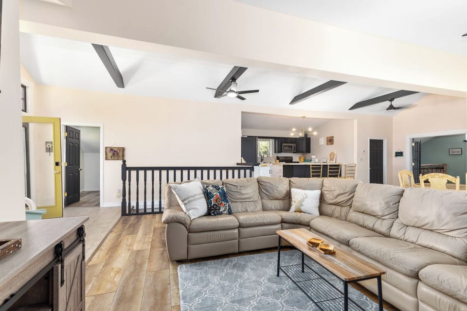 Deluxe House | Living area