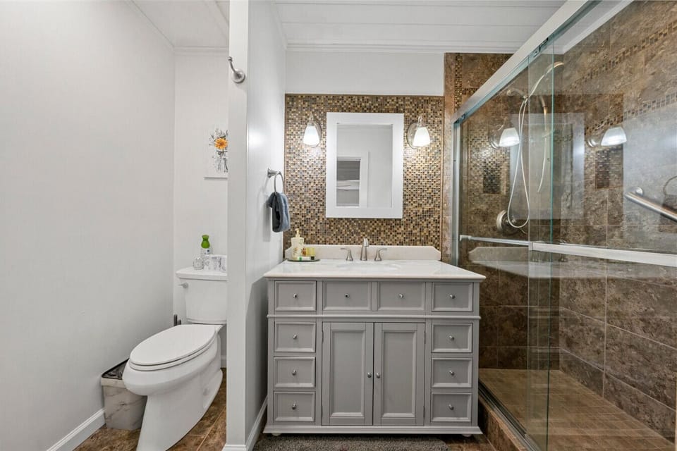 #4 bathroom
