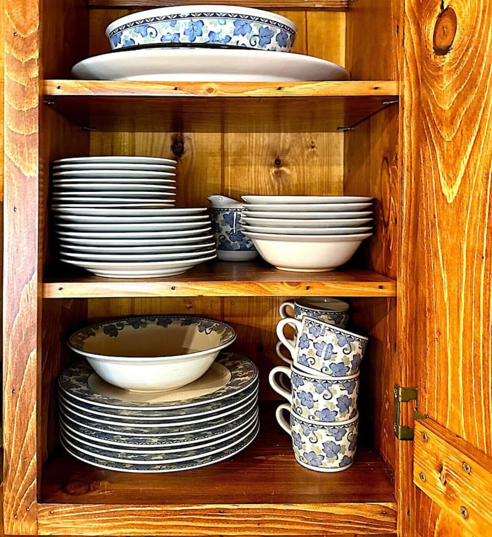 Dishware