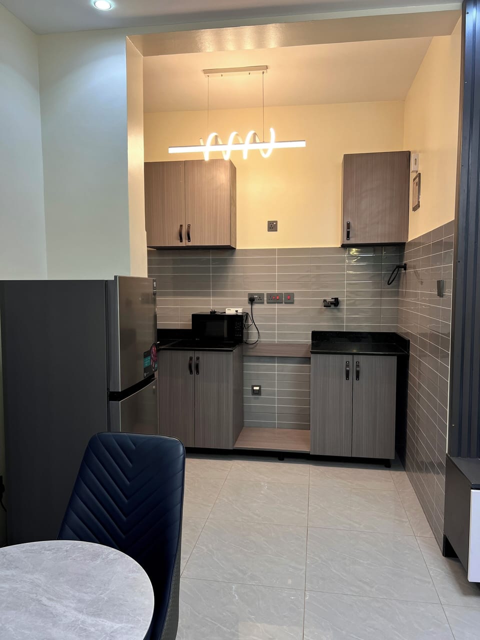 Luxury Apartment, Balcony, City View | Private kitchen | Fridge, microwave, oven, cookware/dishes/utensils