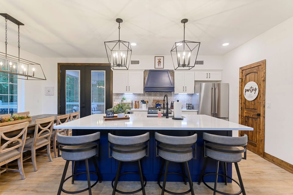 Kitchen dining