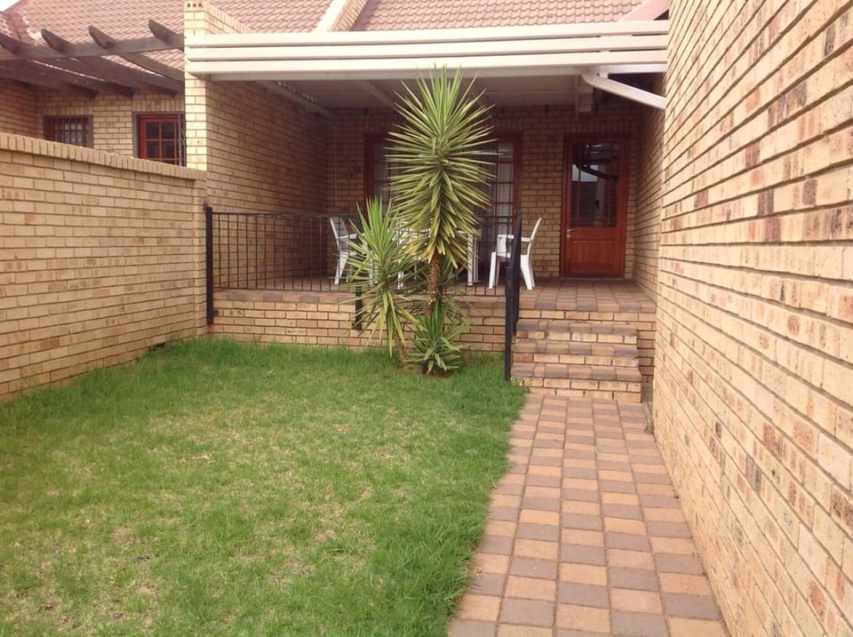 House, 2 Bedrooms, Balcony, Garden View | Exterior
