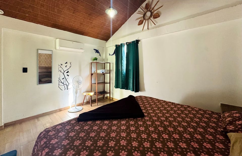 Bedroom,Photo of the whole room