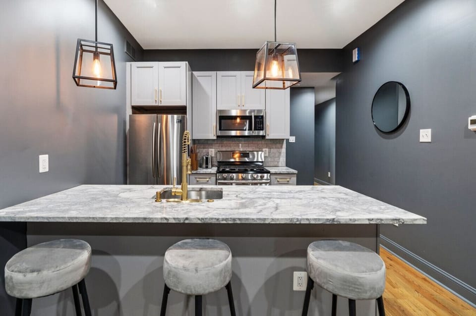 Unwind in this bright, modern living space with a fully equipped kitchen