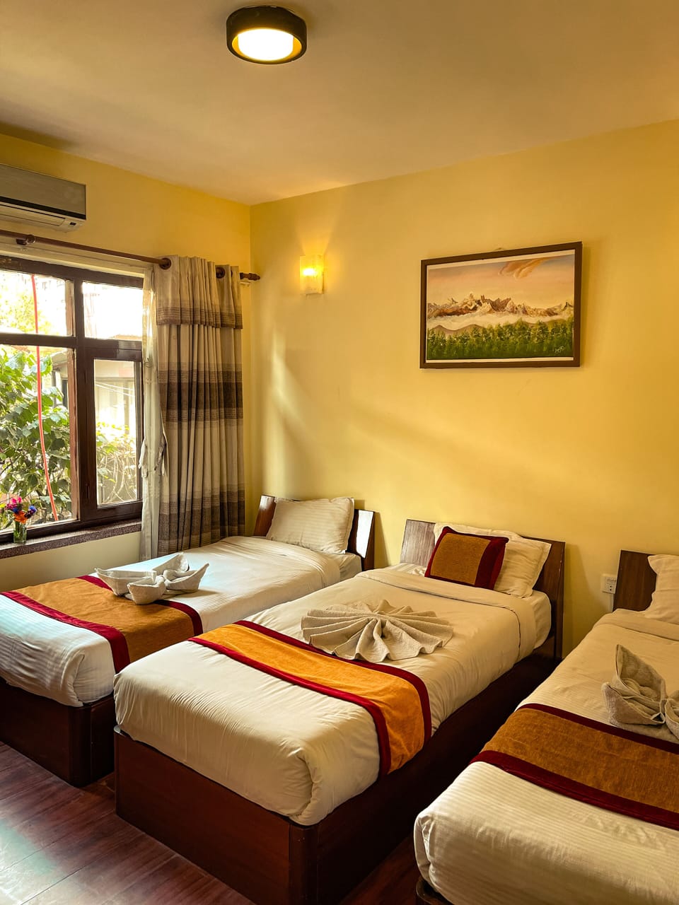 Deluxe Triple Room | Desk, free WiFi, bed sheets