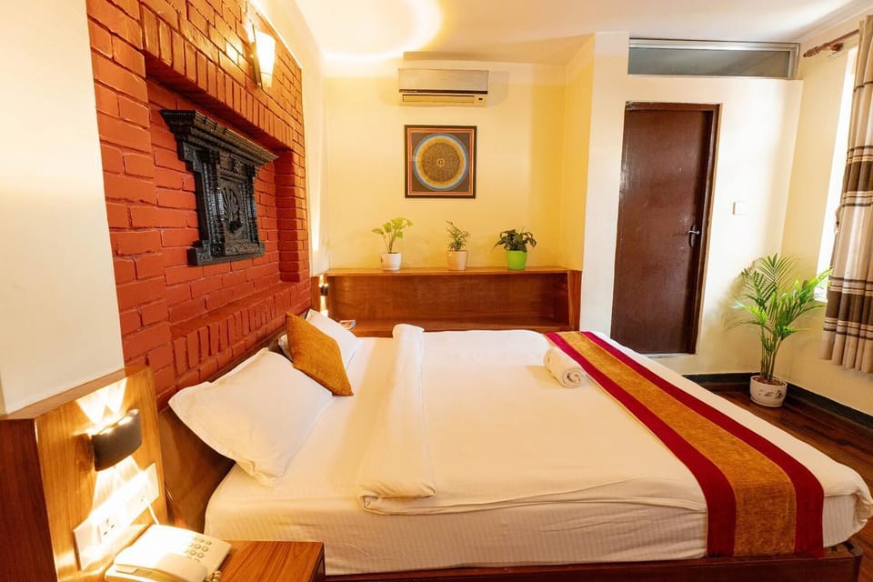 Executive Room, 1 King Bed, Balcony | Down comforters, Select Comfort beds, desk, laptop workspace