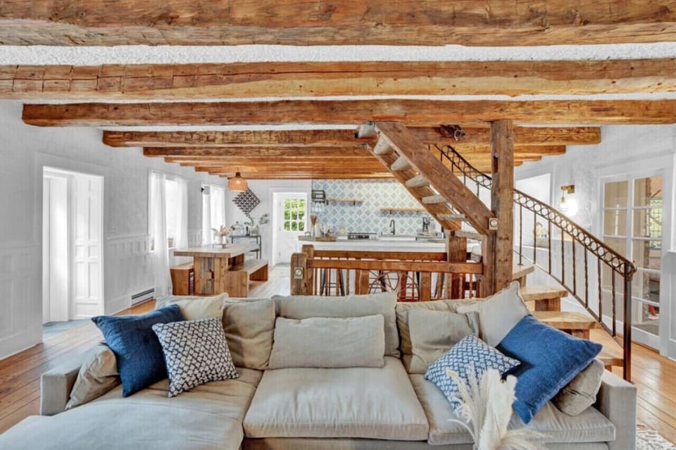 Cozy, open entertainment space