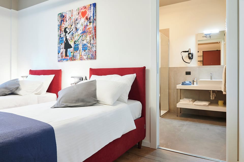 Deluxe Double Room, City View | Hypo-allergenic bedding, soundproofing, free WiFi