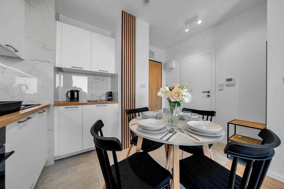 Dining Area | Book Now with RENTUJEMY