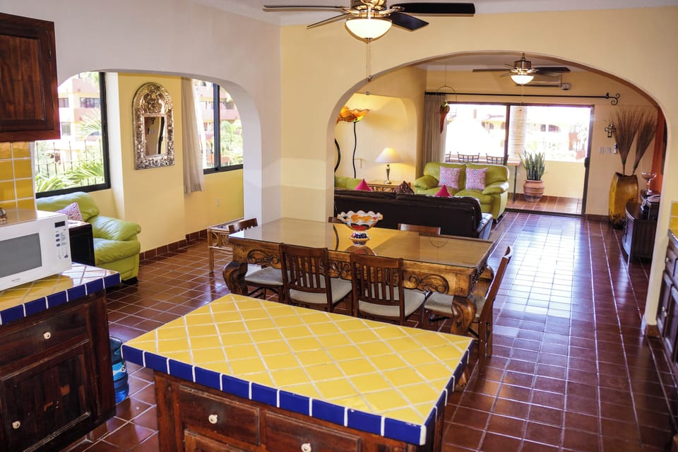 Full Condo