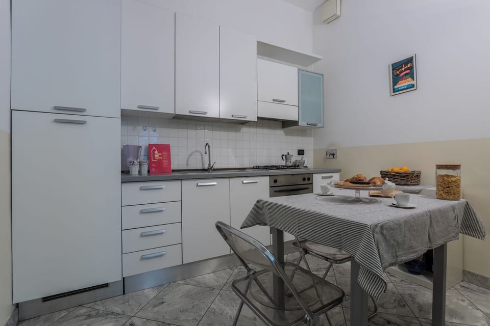 Apartment, Balcony | Private kitchen | Fridge, microwave, oven, stovetop