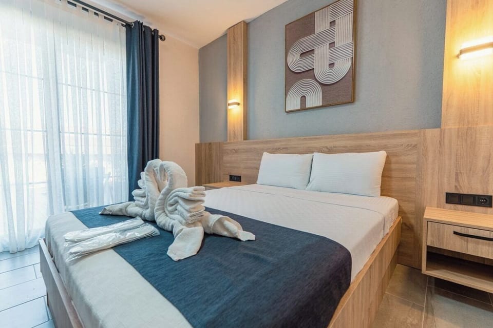Standard Double Room, Non Smoking, Pool View | Bed sheets