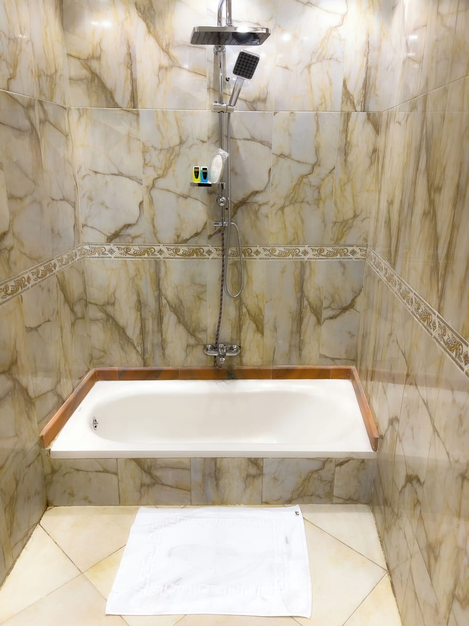 Comfort Double or Twin Room, Mountain View | Bathroom | Free toiletries, bathrobes, towels, soap