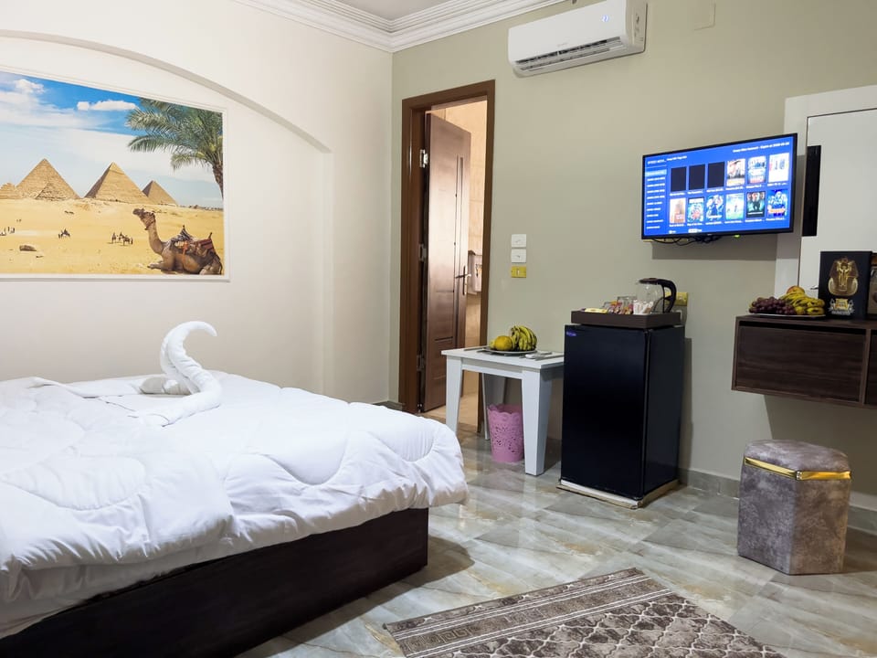 Basic Single Room | Laptop workspace, free WiFi