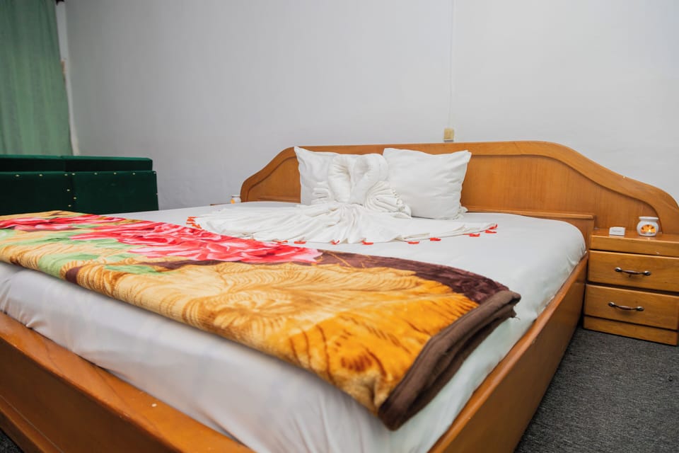 Deluxe Room | Frette Italian sheets, premium bedding, down comforters, minibar