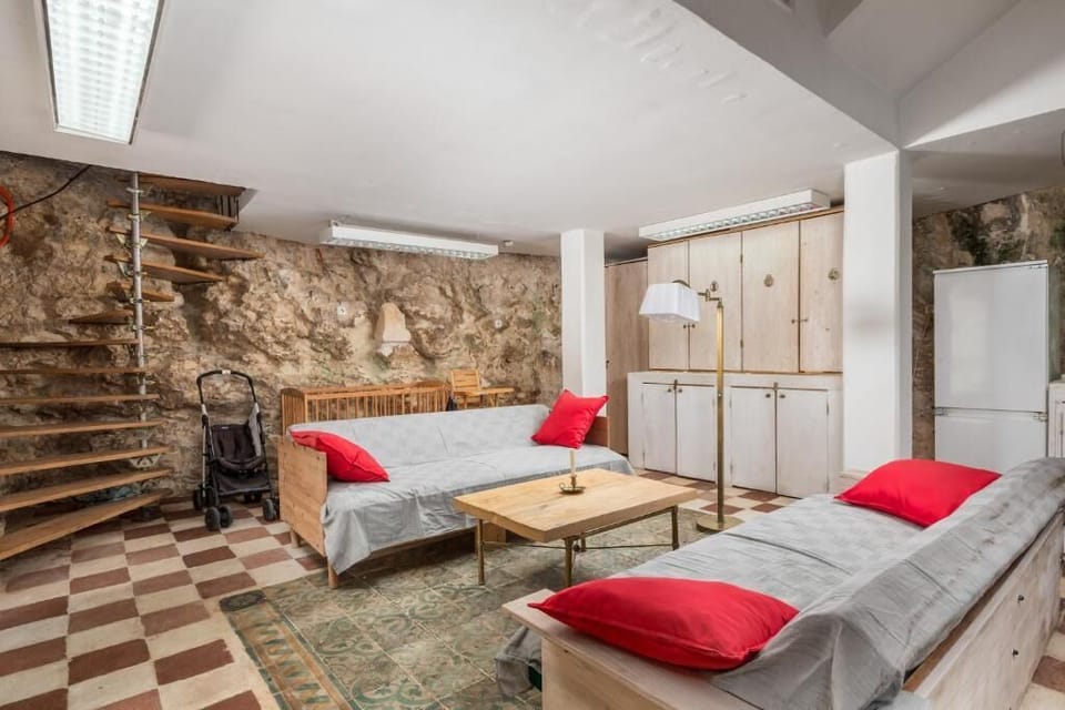 Villa, 6 Bedrooms | Living area | Flat-screen TV, fireplace, DVD player