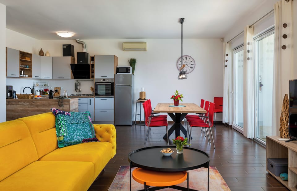 Villa, 1 Bedroom | Living area | LED TV