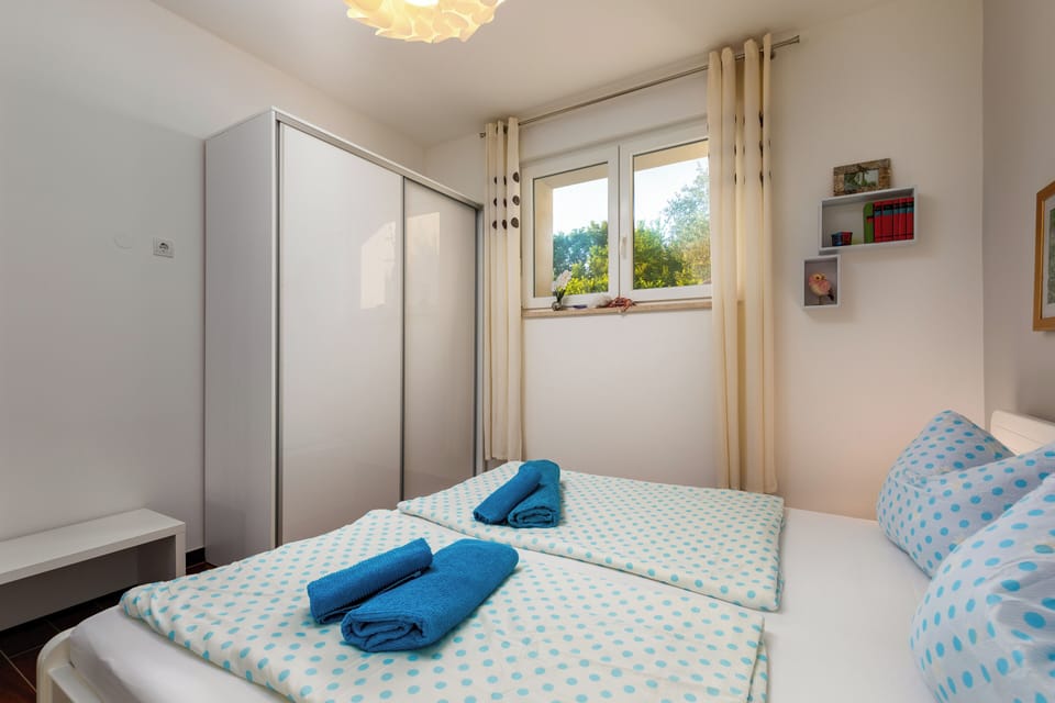 Villa, 1 Bedroom | 3 bedrooms, individually decorated, individually furnished, free WiFi