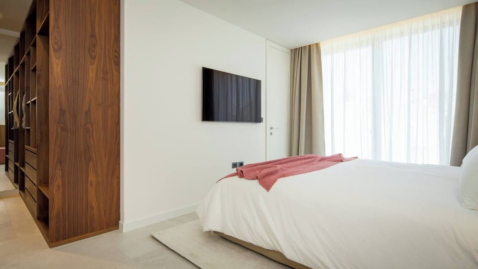 Villa | In-room safe, individually decorated, individually furnished