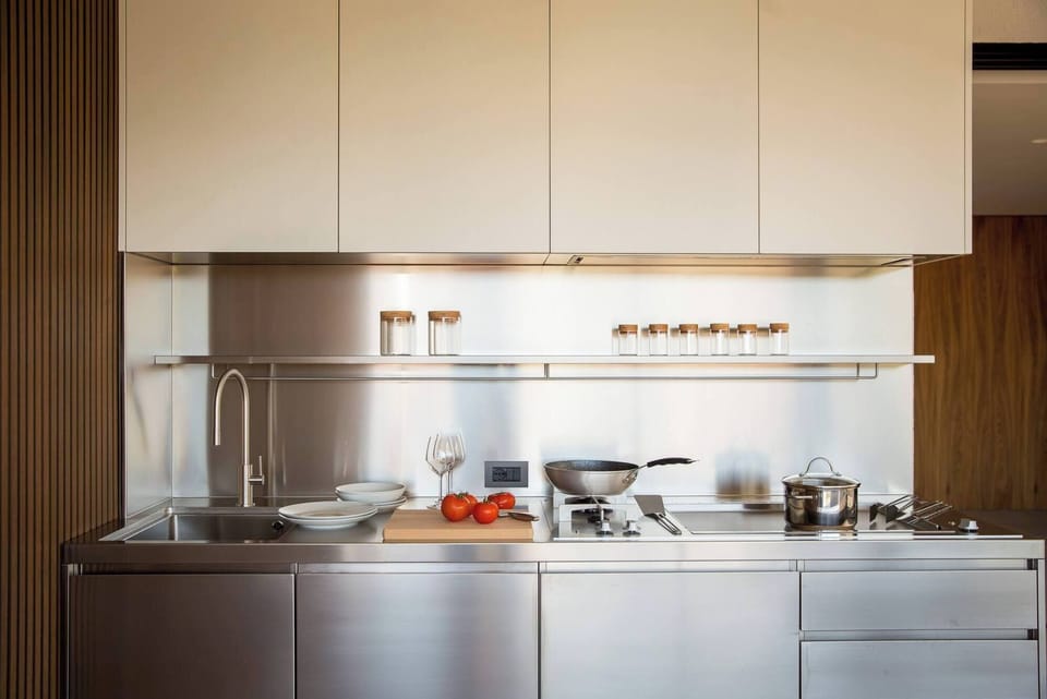 Villa | Private kitchen | Full-size fridge, microwave, oven, stovetop