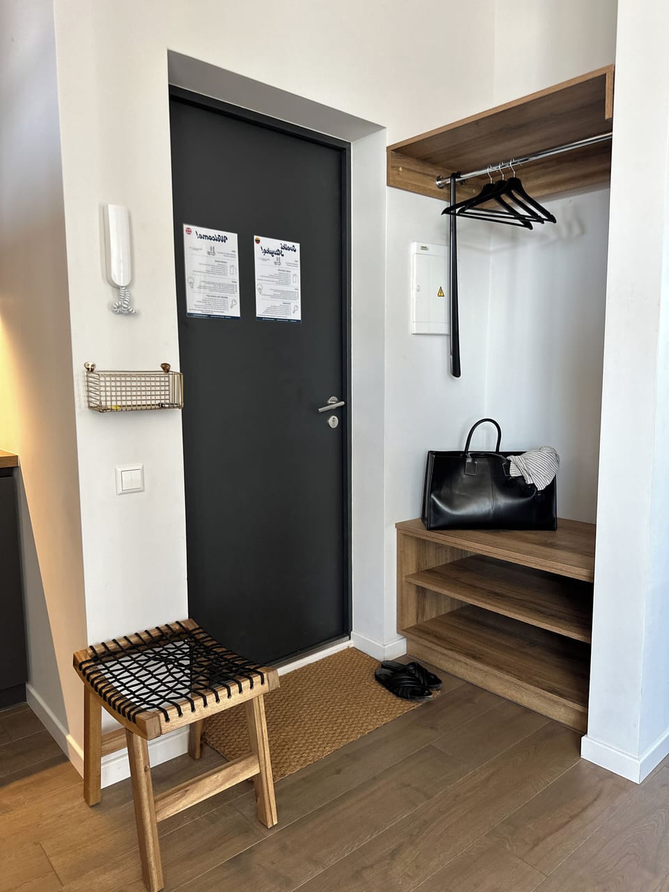 Entry/exit (2)
