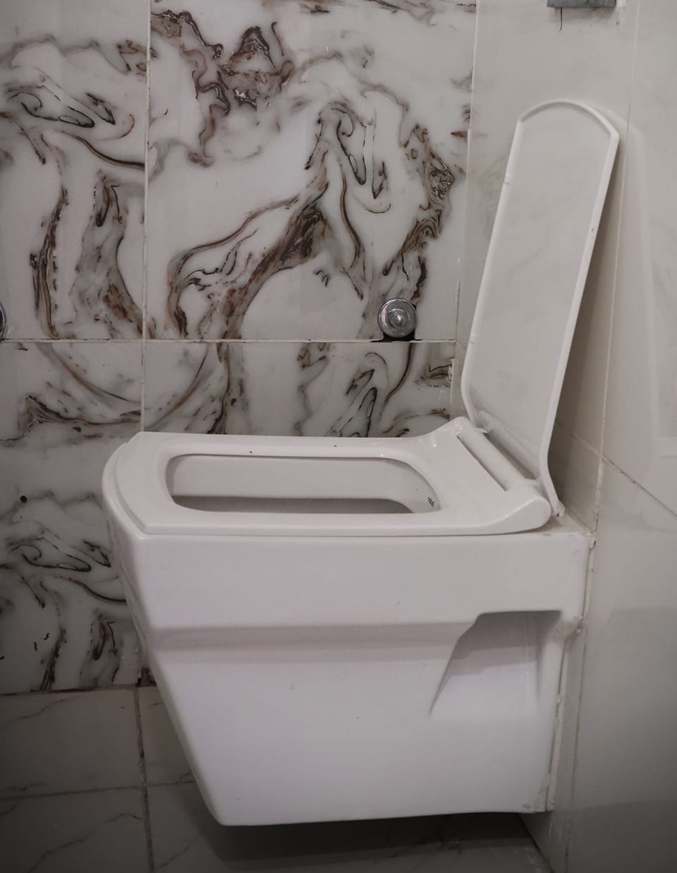 Superior Double or Twin Room | Bathroom | Shower, towels, soap, shampoo