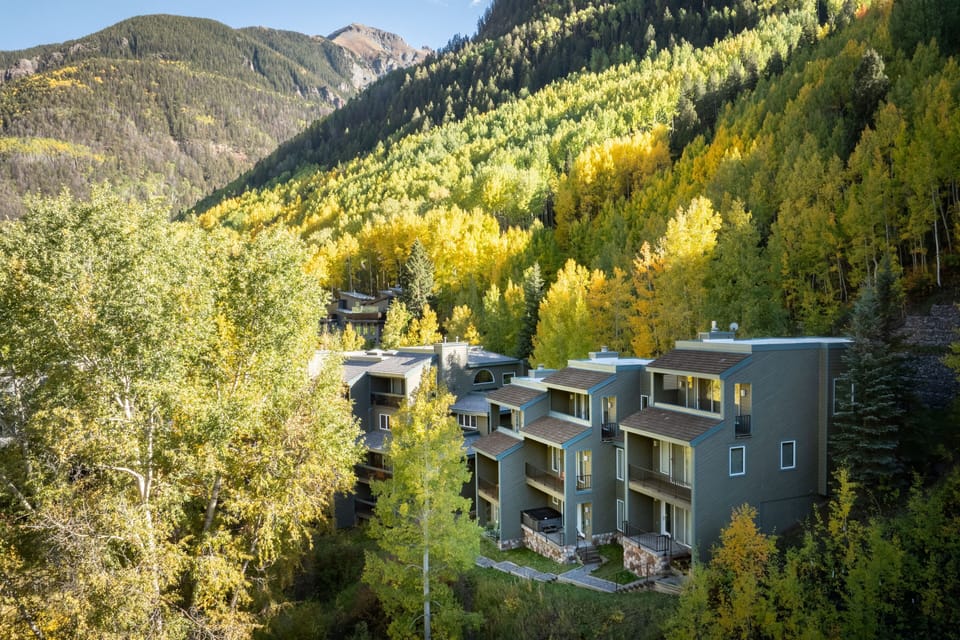 Riverside E2 - Rivers Edge by Curate Telluride