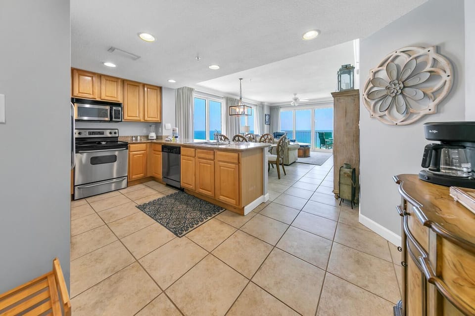 Condo, Multiple Beds (Grandview East 1201) | Private kitchen | Oven, toaster