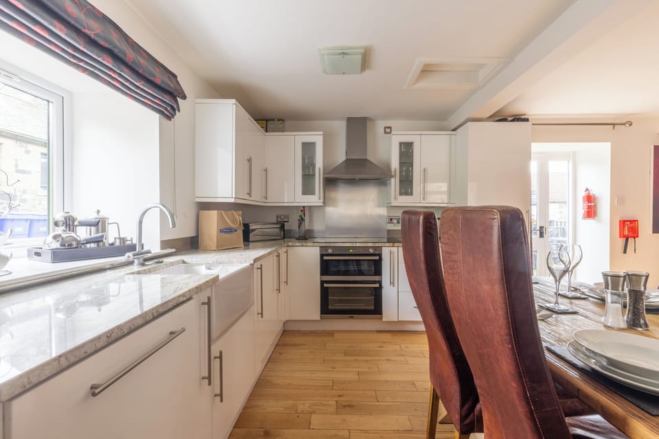 Basic Cottage | Private kitchen | Paper towels