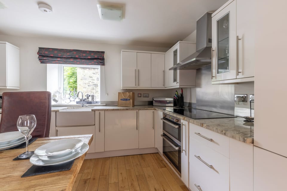 Basic Cottage | Private kitchen | Paper towels