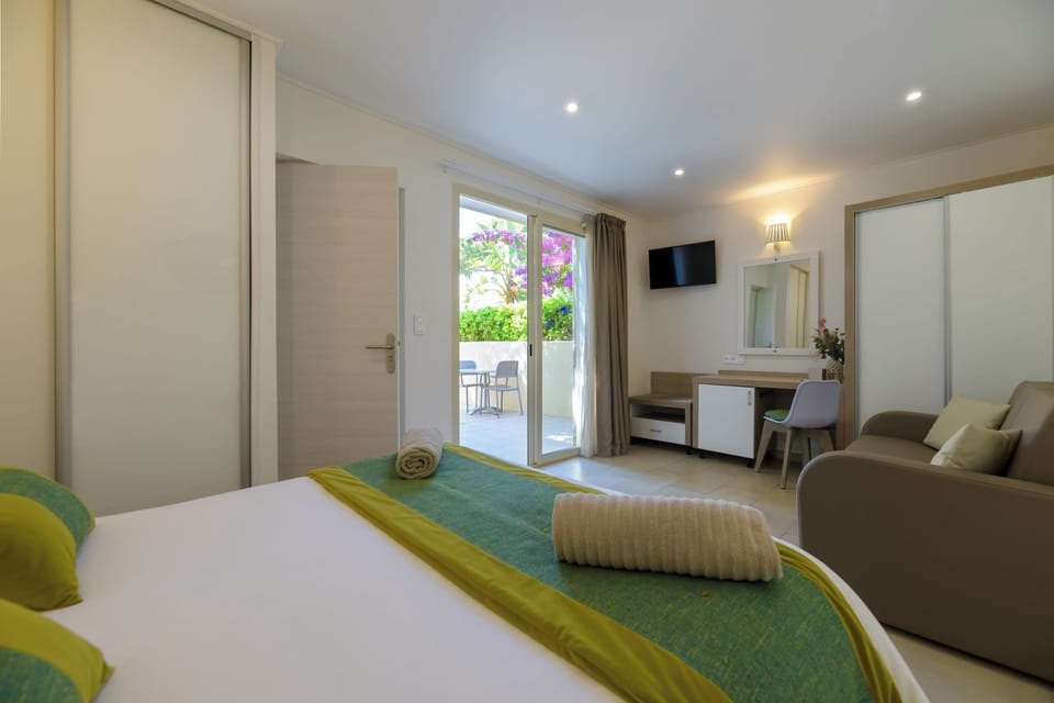 Classic Double Room | Soundproofing, cribs (free), WiFi (free), bed sheets