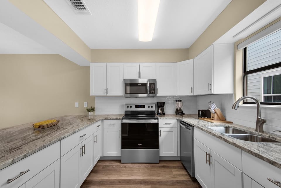 House, Multiple Beds (Shore at Your Door) | Private kitchen | Oven, toaster