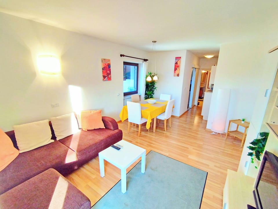 Panoramic Apartment, Mountain View | Living area