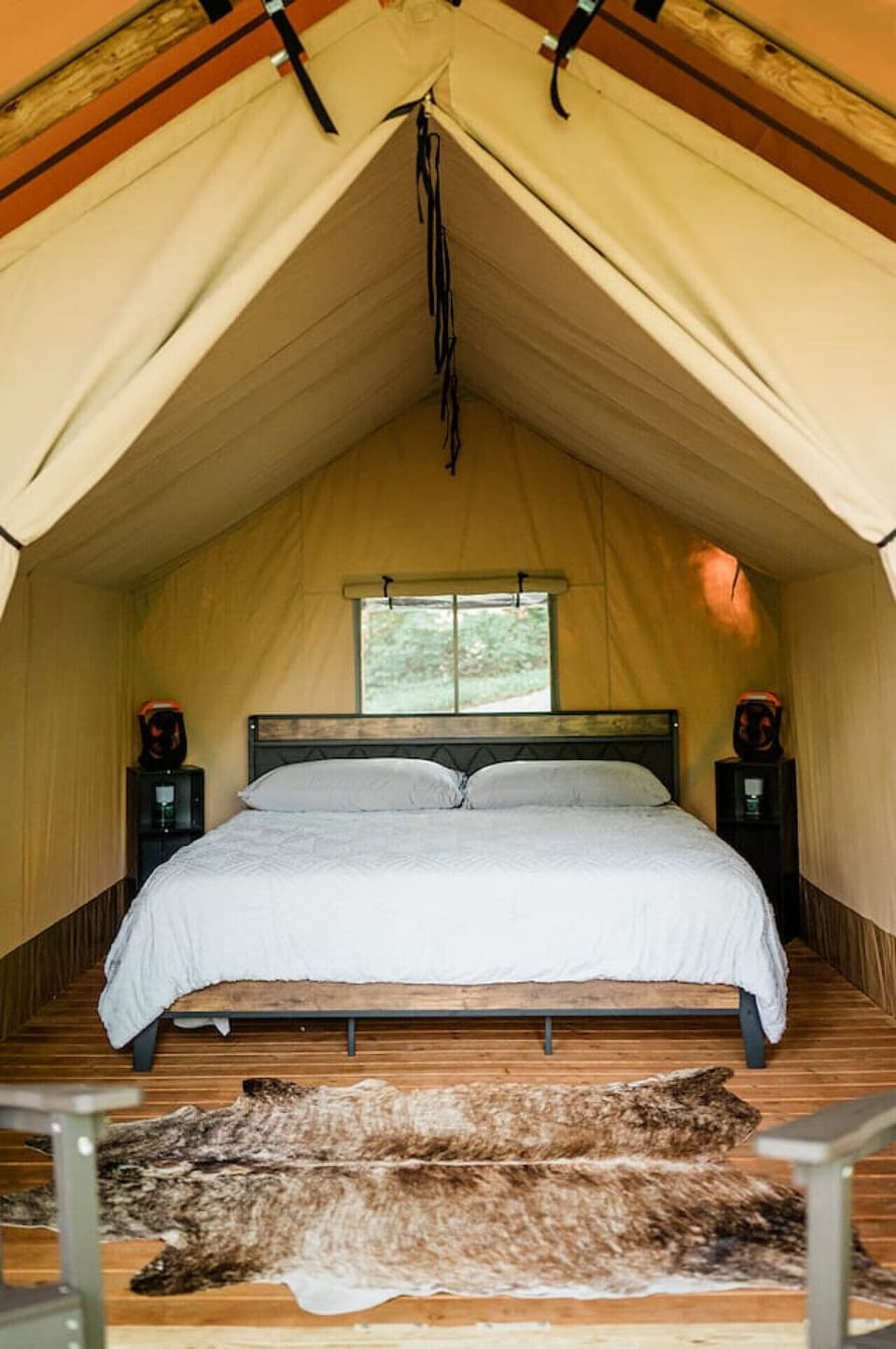 King Bedroom with Fans and Linens