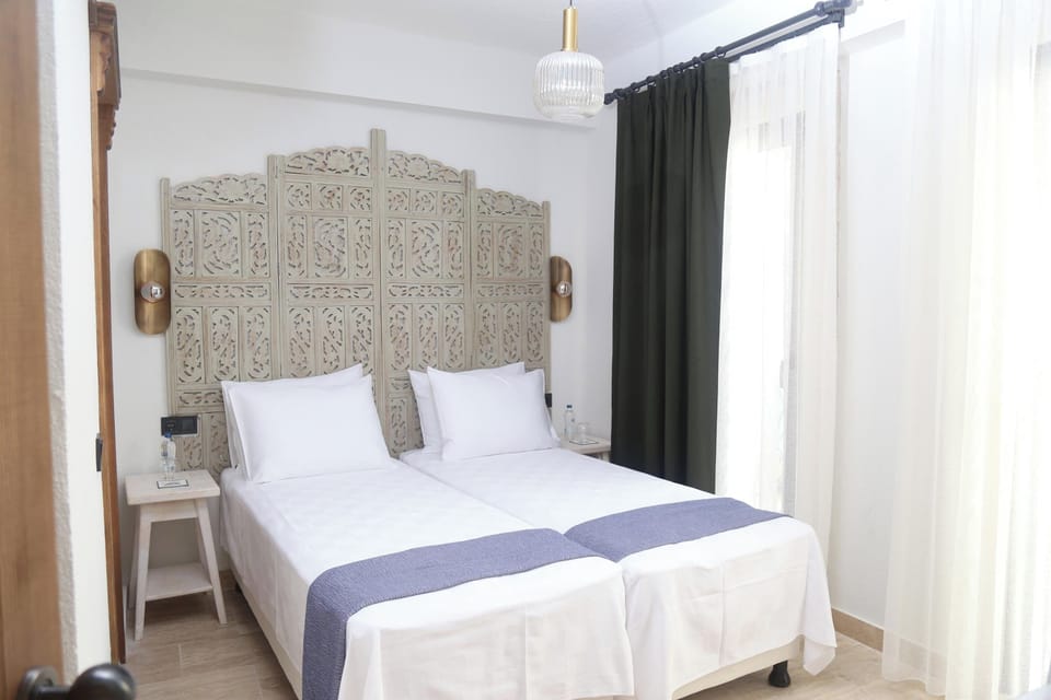 Superior Double or Twin Room | Minibar, in-room safe, desk, soundproofing