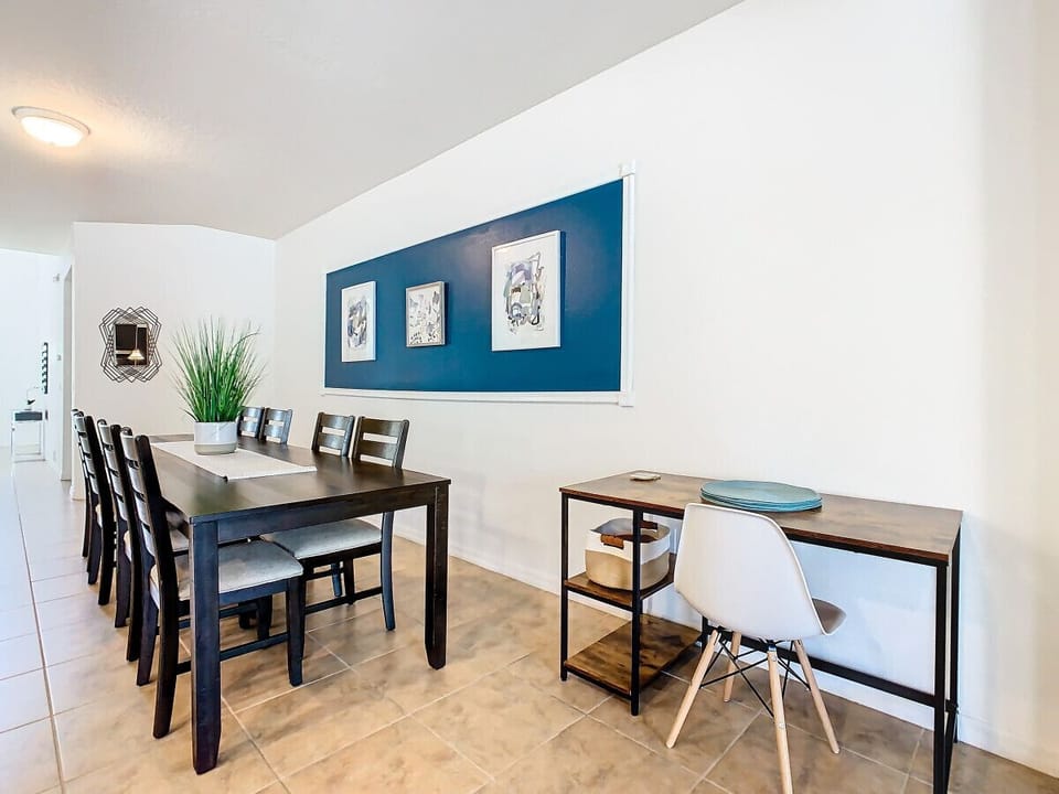 A cozy corner for bites and brainstorms.